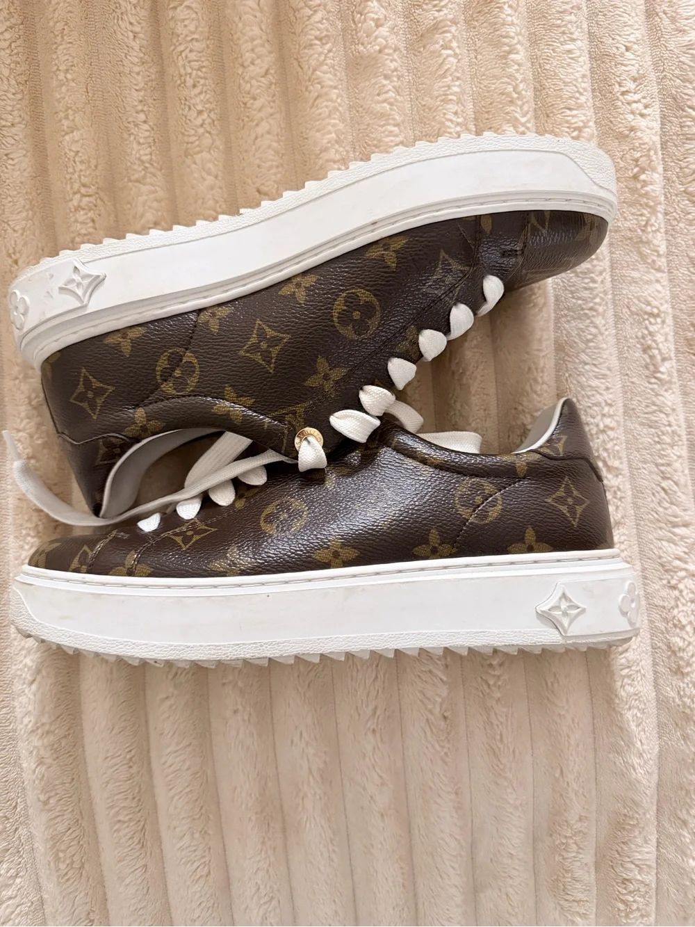 Louis Vuitton Women Sneakers
